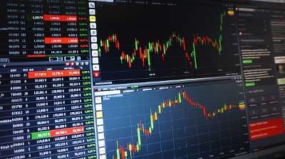 Wall Street Rebounds as Fed Rate Cut Hopes Lift Nasdaq, Gold Stocks Surge