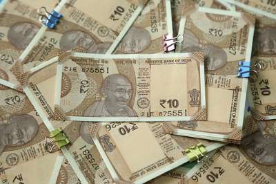 RBI mops up Rs 585 crore in 3-day VRR auction